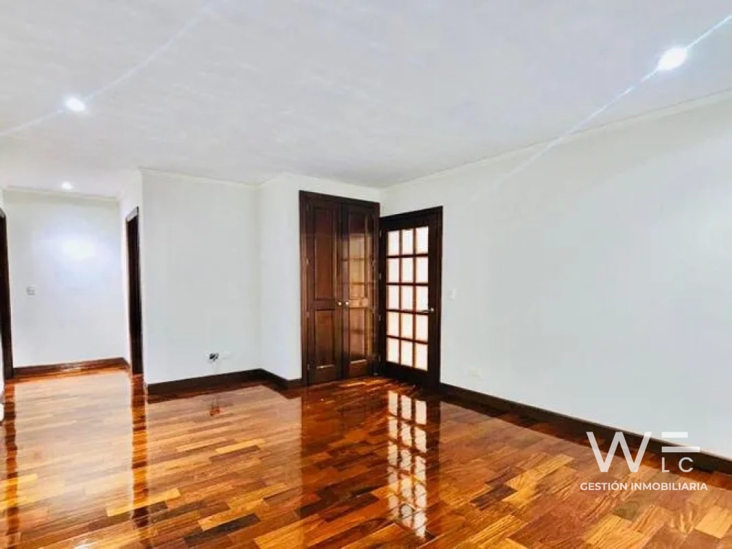 VENDO APARTAMENTO ZONA 14 - 8