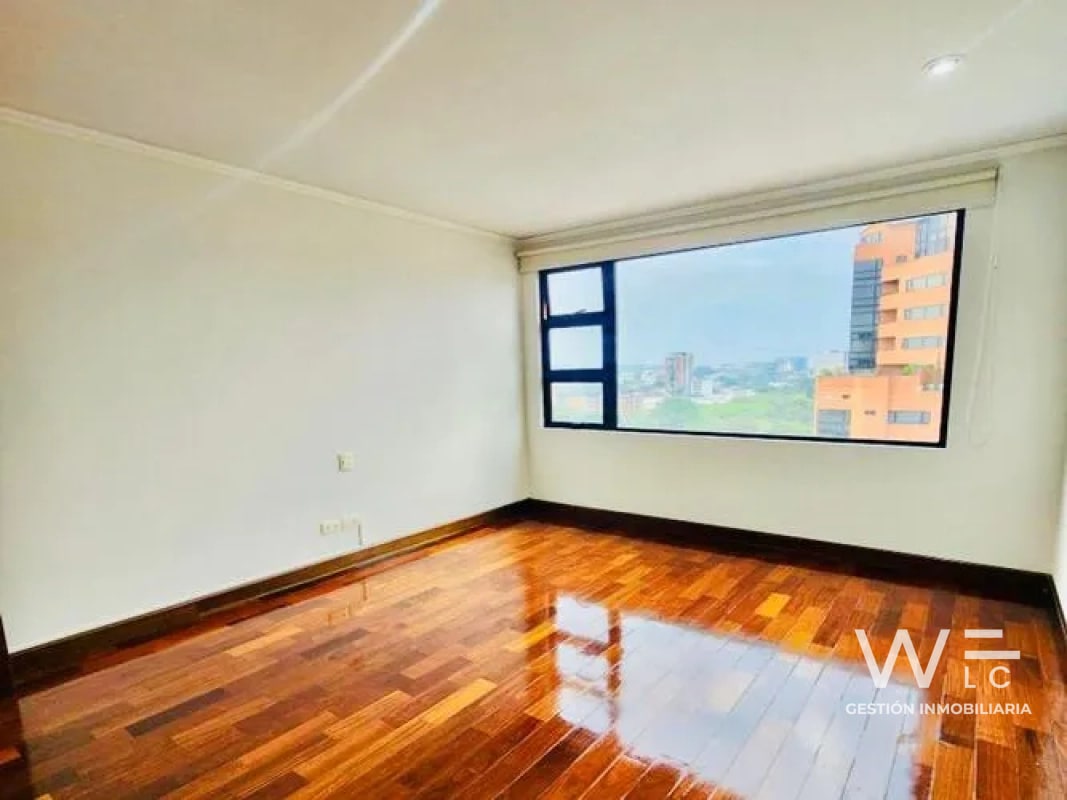 VENDO APARTAMENTO ZONA 14 - 6