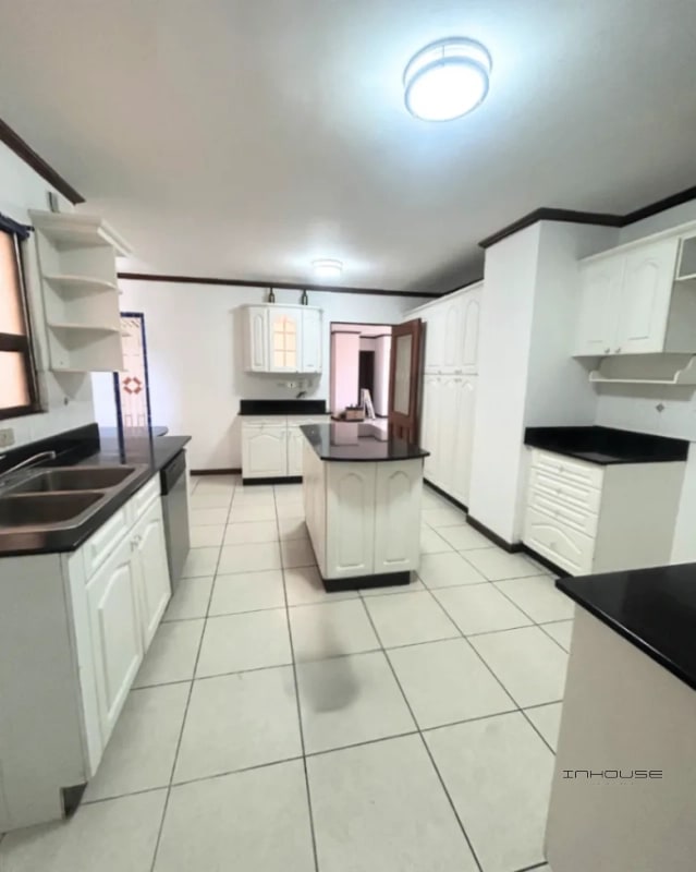 APARTAMENTO EN VENTA ZONA 10 EN NIVEL ALTO - 10
