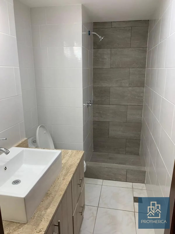 Apartamento con jardín en venta, Zona 10 - 6