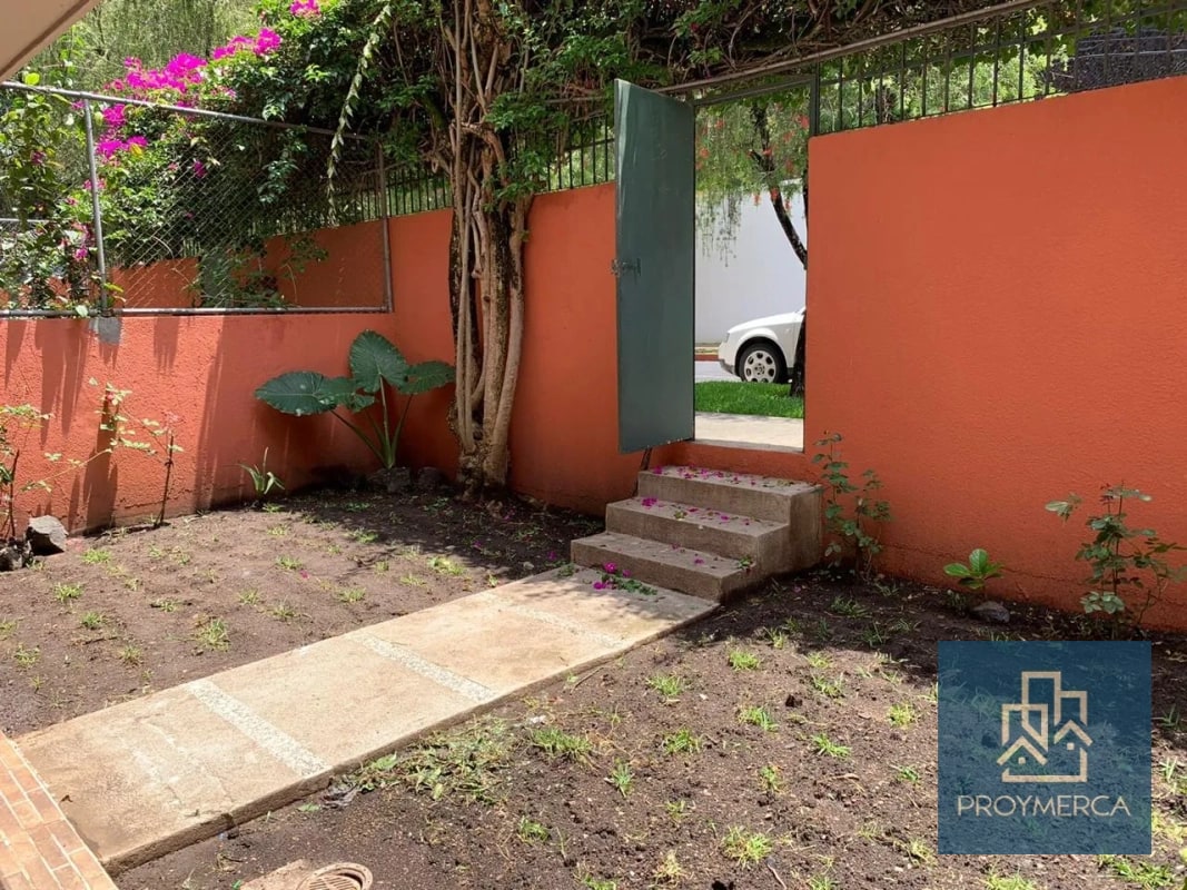 Apartamento con jardín en venta, Zona 10 - 1