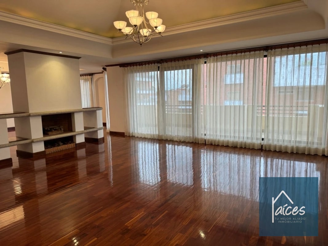Apartamento PH en venta Zona 10 a una cuadra de La Estación (20) - 11
