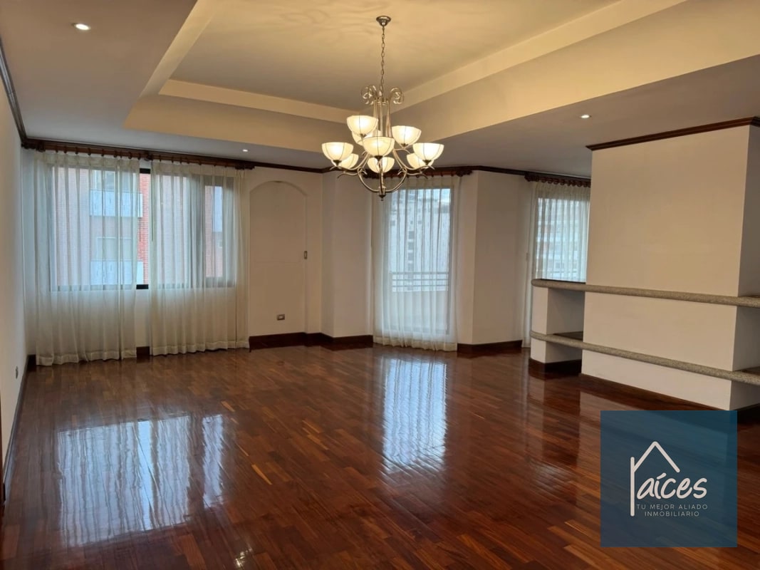 Apartamento PH en venta Zona 10 a una cuadra de La Estación (20) - 10