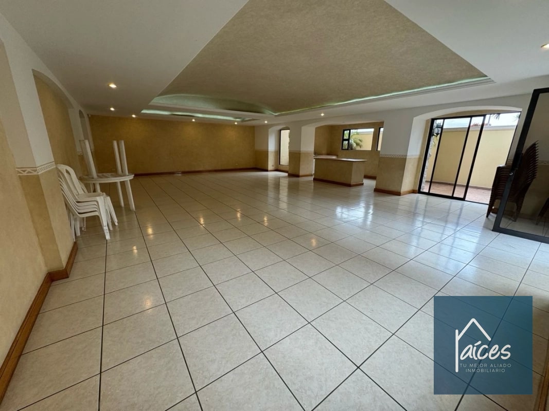 Apartamento PH en venta Zona 10 a una cuadra de La Estación (20) - 4