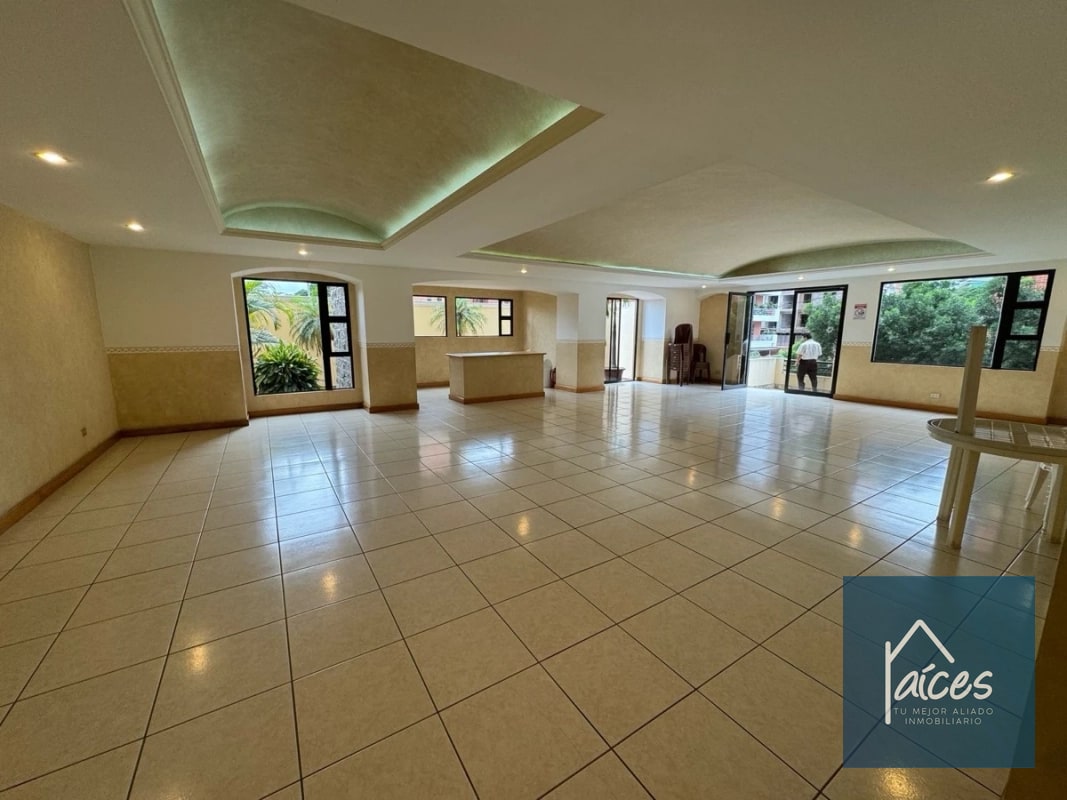 Apartamento PH en venta Zona 10 a una cuadra de La Estación (20) - 3