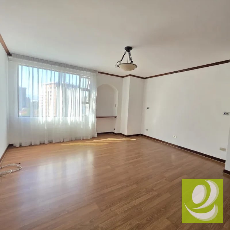 APARTAMENTO EN RENTA O VENTA EN CASTELLAR ZONA 10 - 4