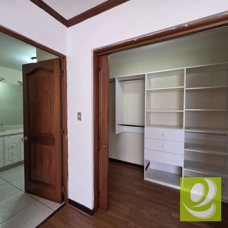 APARTAMENTO EN RENTA O VENTA EN CASTELLAR ZONA 10 - 1