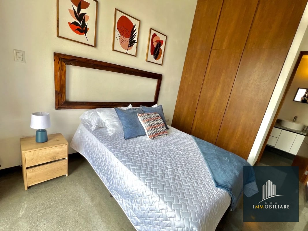 Apartamento amueblado en venta 4 Grados Norte, zona 4 - 7