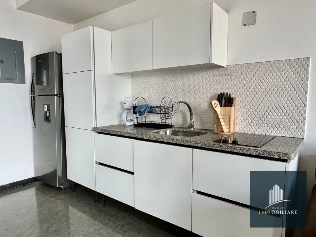 Apartamento amueblado en venta 4 Grados Norte, zona 4 - 5