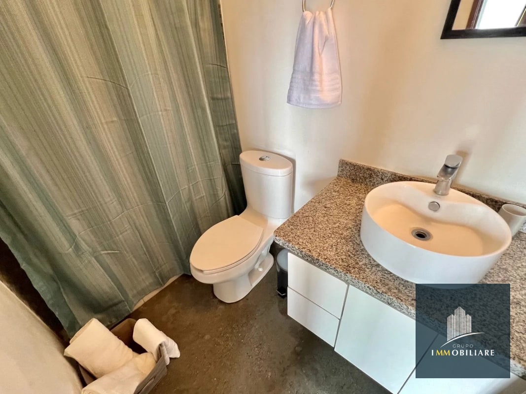 Apartamento amueblado en venta 4 Grados Norte, zona 4 - 2
