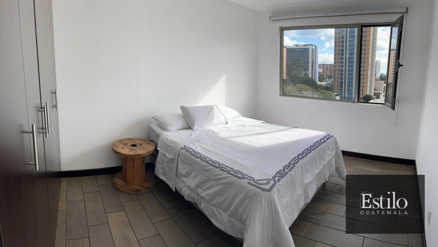 APARTAMENTO AMUEBLADO EN ZONA 10 - 4