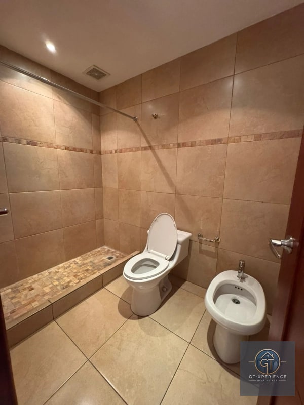 Lindo y amplio apartamento en edificio Aria, zona 10 - 7