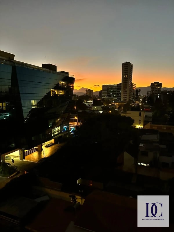 📍 APARTAMENTO EN RENTA AMUEBLADO – EDIFICIO MADELEINE | ZONA 10 - 1