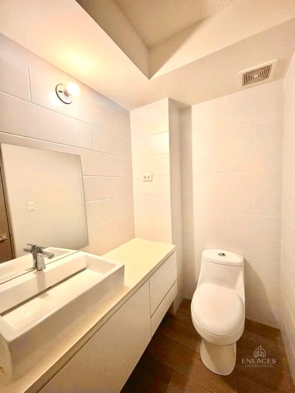 Zona 11 • Apartamento en Venta • Edificio Aralia - 13