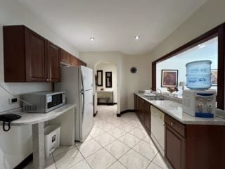Renta amplio apartamento amueblado 3 Dormitorios | Milenia Zona 10 — Apartamento en Alquiler en Milenia, Zona 10, Guatemala, Ciudad — miniatura 16 de 17
