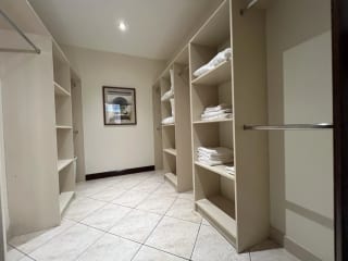 Renta amplio apartamento amueblado 3 Dormitorios | Milenia Zona 10 — Apartamento en Alquiler en Milenia, Zona 10, Guatemala, Ciudad — miniatura 8 de 17
