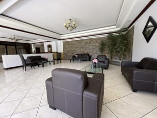Renta amplio apartamento amueblado 3 Dormitorios | Milenia Zona 10 — Apartamento en Alquiler en Milenia, Zona 10, Guatemala, Ciudad — miniatura 3 de 17