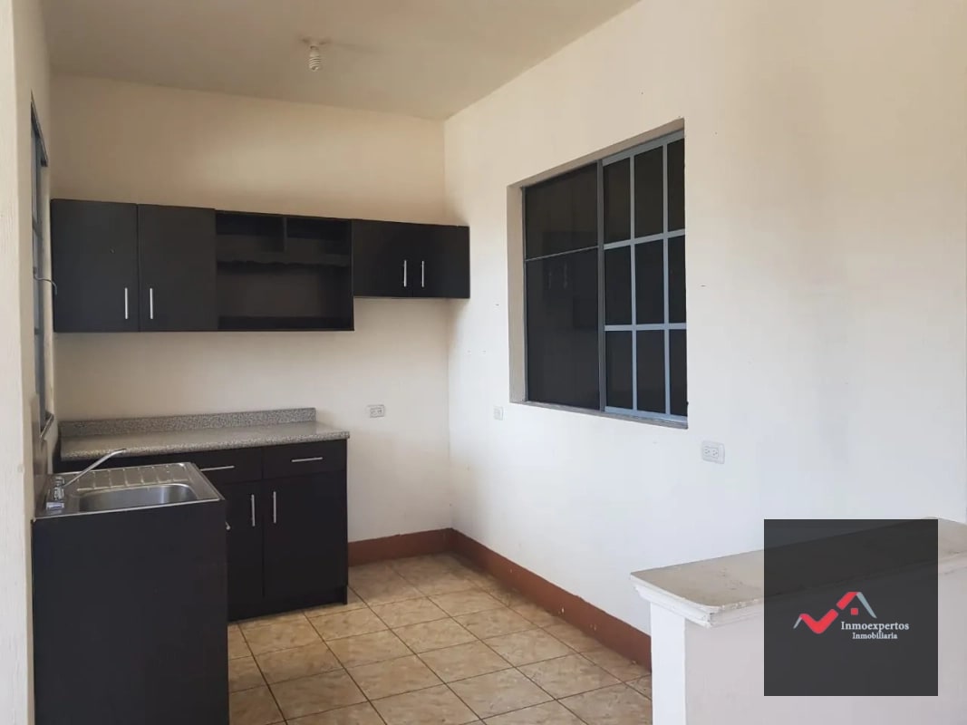 CASA EN VENTA BALCONES DE SAN CRISTÓBAL, ZONA 8 MIXCO - 2