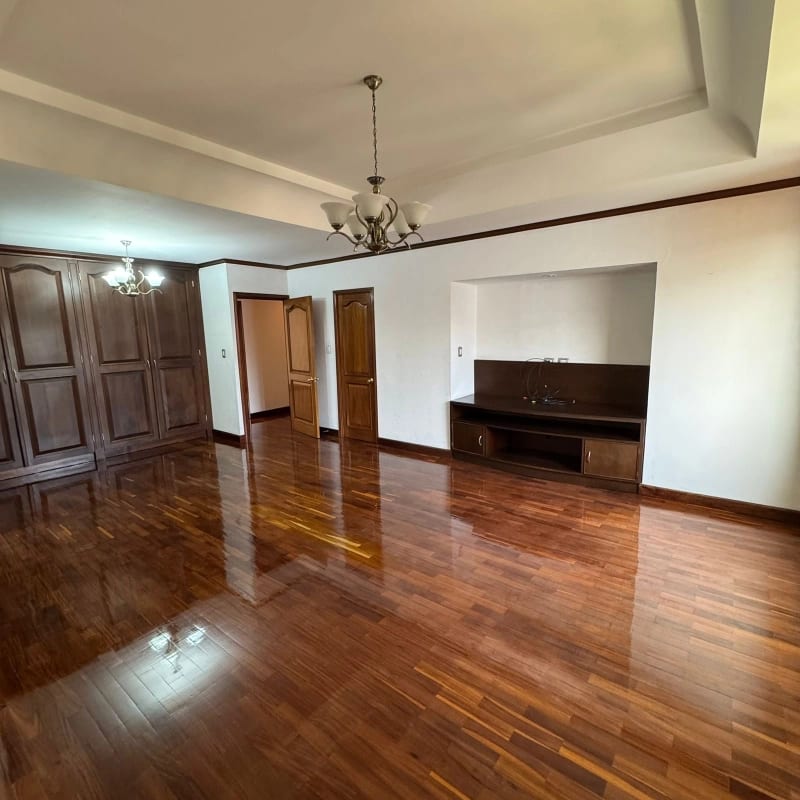 Apartamento en venta | 4 hab | 4 parqueos | Torre Castelar zona 10 — Apartamento en Venta en Torre Castelar, Zona 10, Guatemala, Ciudad — foto 6 de 13