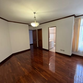 Apartamento en venta | 4 hab | 4 parqueos | Torre Castelar zona 10 — Apartamento en Venta en Torre Castelar, Zona 10, Guatemala, Ciudad — miniatura 4 de 13