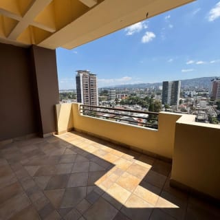Apartamento en venta | 4 hab | 4 parqueos | Torre Castelar zona 10 — Apartamento en Venta en Torre Castelar, Zona 10, Guatemala, Ciudad — miniatura 3 de 13