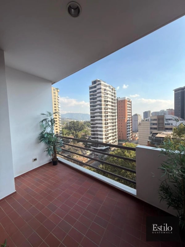 APARTAMENTO EN RENTA ZONA 14 - 8