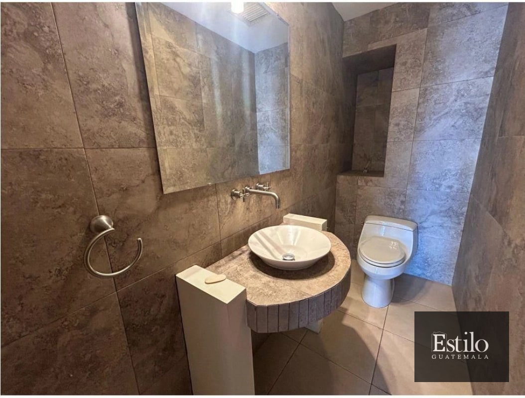 APARTAMENTO EN RENTA ZONA 14 - 3