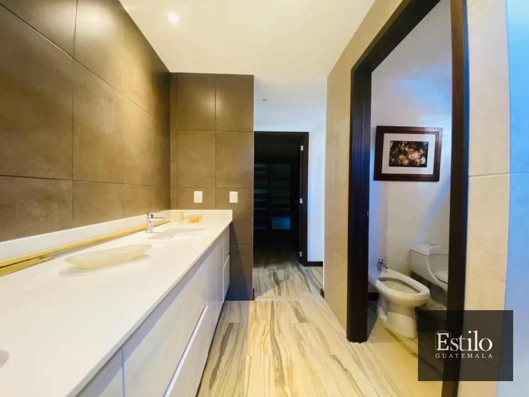 EXCLUSIVO APARTAMENTO  ZONA 14 - 5