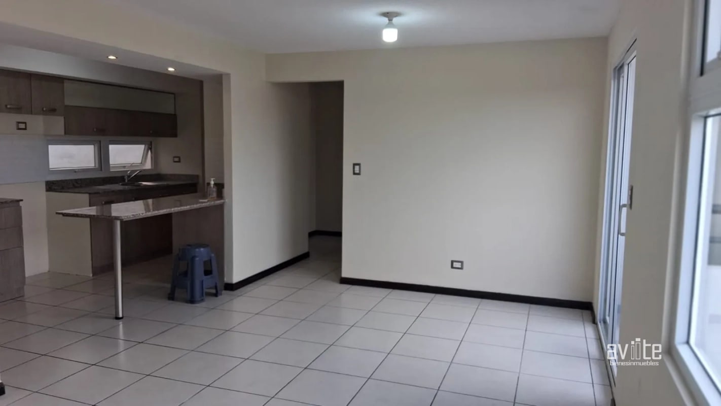 Condado Naranjo, aparamento nivel medio con balcón Q1,400,000 - 15