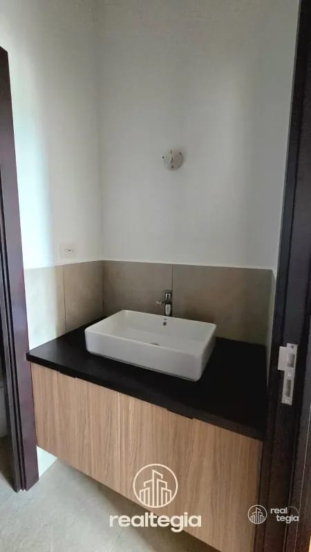APARTAMENTO NOGALES DE CAYALÁ ZONA 16 — Apartamento en Venta en Zona 16, Guatemala, Ciudad — foto 4 de 13