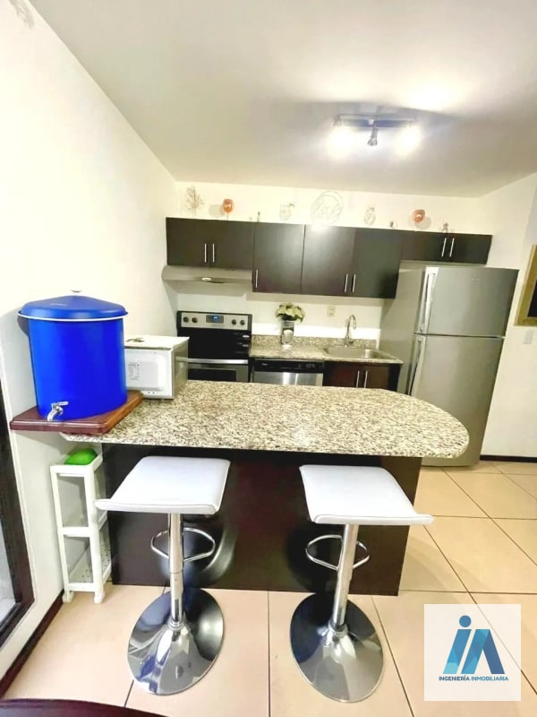 APARTAMENTO AMUEBLADO EN ALQUILER📍 Edificio Madeleine, Zona 10 Disfruta de la comodidad de vivir en Zona 10 - 7