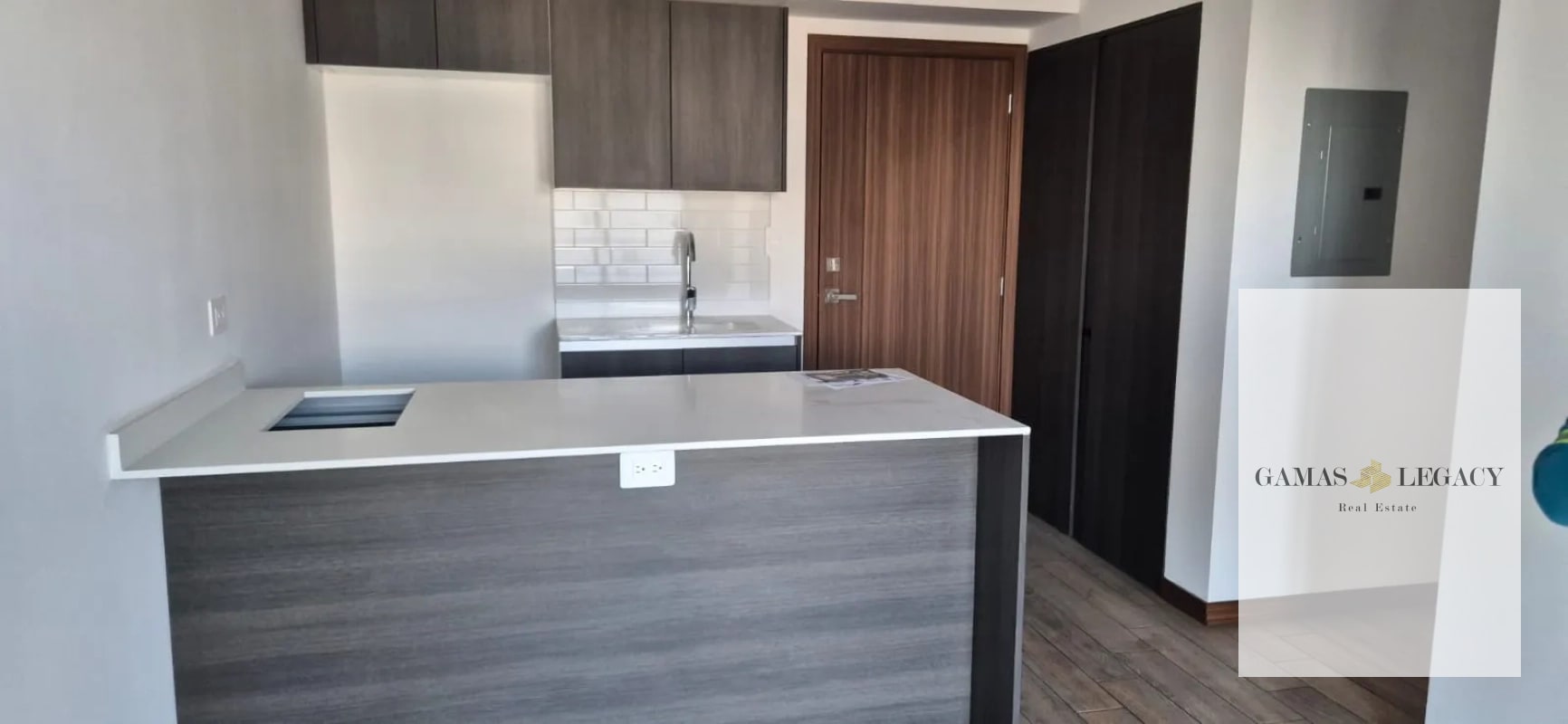 Rento Apartamento  Edificio Inara, zona 4 - 6