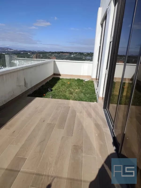 *Moderno Penthouse de 2 hab con jardín para estrenar, en venta en Vista Hermosa II, zona 15. Vistas espectaculares* — Apartamento en Venta en Arles, Zona 15, Guatemala, Ciudad — foto 12 de 15