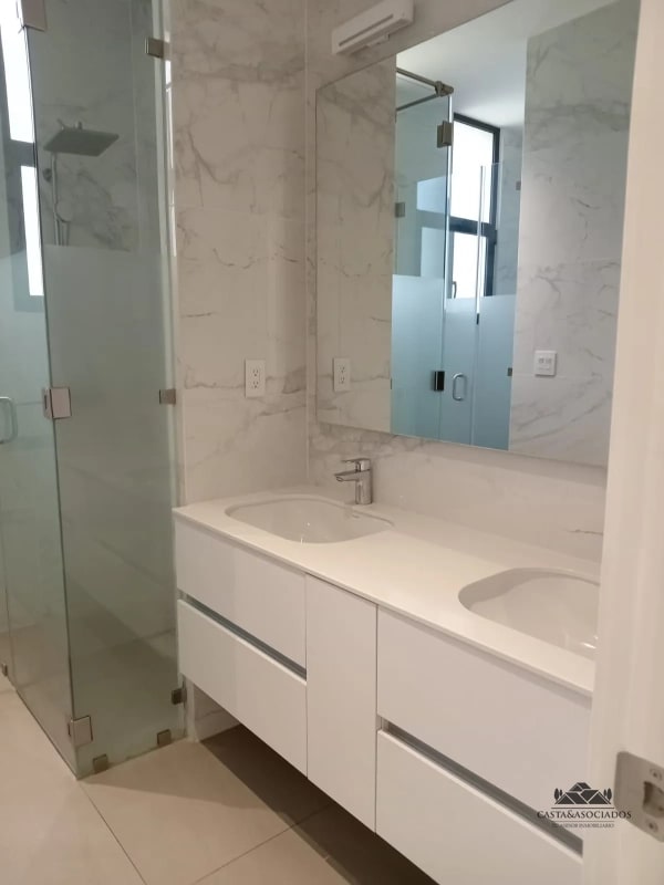 APARTAMENTO EN RENTA ZONA 10 - 11