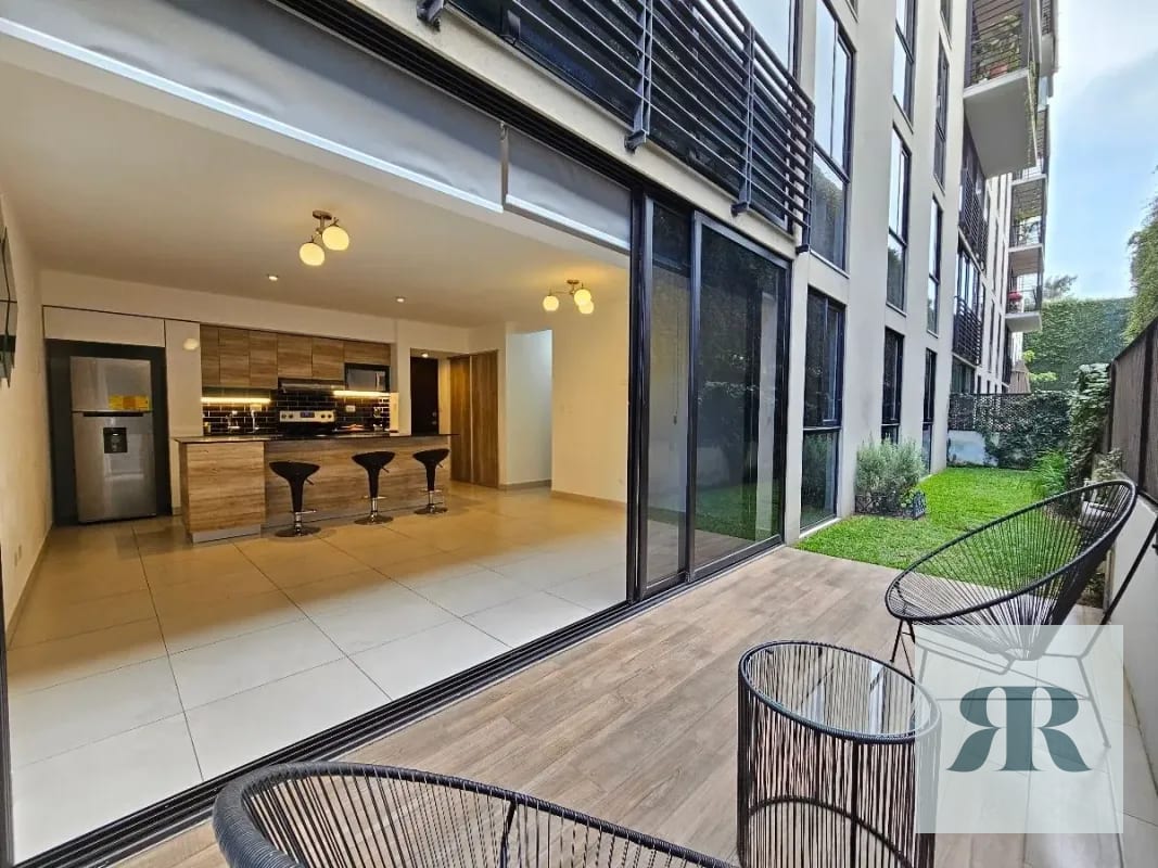 *Venta Apartamento con jardín BE14, Z14, por La Villa* — Apartamento en Venta en La Villa, Zona 14, Guatemala, Ciudad — foto 1 de 8