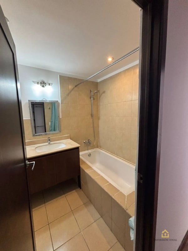 Apartamento en Torre Quatro, Zona 14 | 3 Hab + Balcón | $1,300 - 9