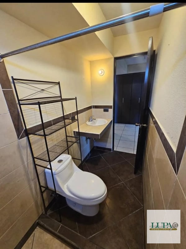 Rento apartamento amplio en Jardines de Las Charcas 1 - 4