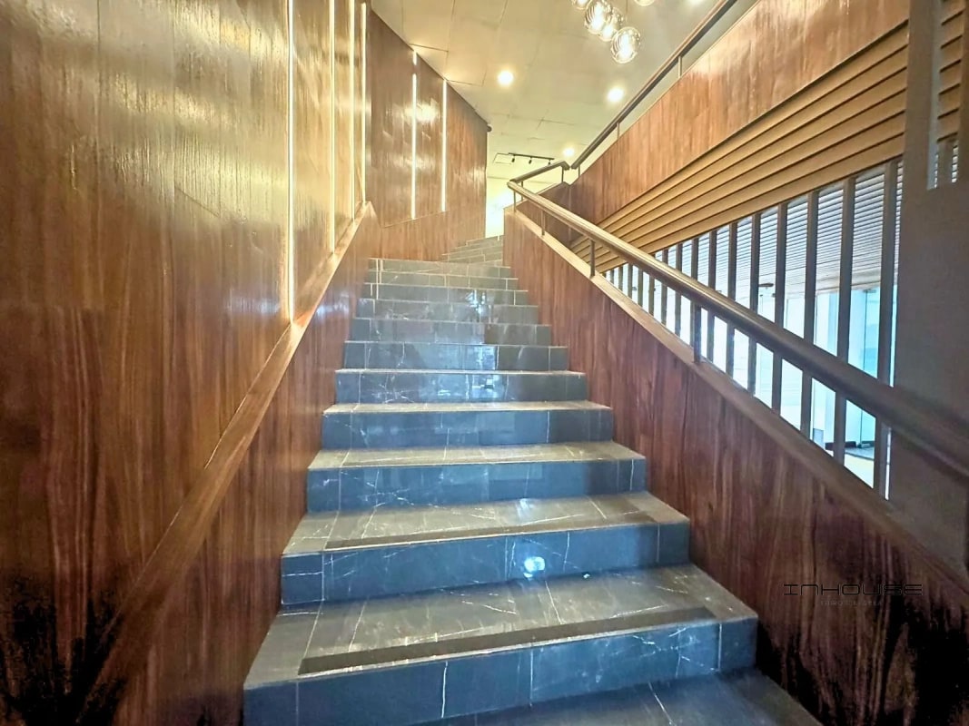 APARTAMENTO EN RENTA EN ZONA 10 CON BALCÓN - 7