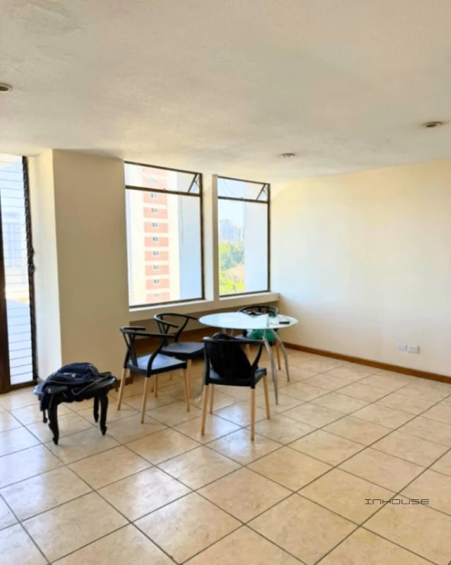 APARTAMENTO EN RENTA EN ZONA 10 CON BALCÓN - 9