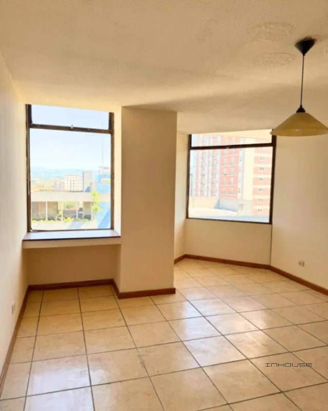 APARTAMENTO EN RENTA EN ZONA 10 CON BALCÓN - 3