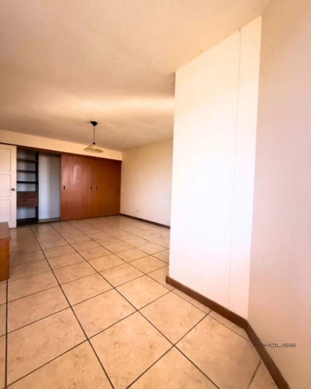APARTAMENTO EN RENTA EN ZONA 10 CON BALCÓN - 2