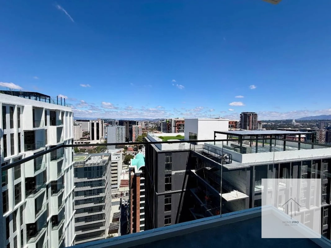 Apartamento Nuevo en Renta en Zona 10 - 8