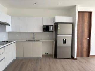 Apartamento en Alquiler | Edificio Artis | Zona 13 | Nivel alto · 2 parqueos individuales — Apartamento en Alquiler en Artis, Zona 13, Guatemala, Ciudad — miniatura 8 de 10