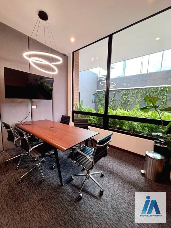 APARTAMENTO SEMIAMUEBLADO EN ALQUILER📍 Reserva 5ta Avenida, Zona 14 Vive en el corazón de la Zona 14, en un apartamento que combina lujo, amplitud y un diseño contemporáneo - 2
