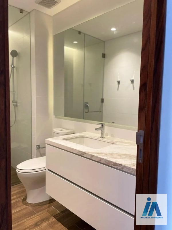 APARTAMENTO AMUEBLADO EN ALQUILER📍 Edificio AVIA, Zona 10 Experimenta un estilo de vida donde el diseño vanguardista se une a la comodidad absoluta - 2