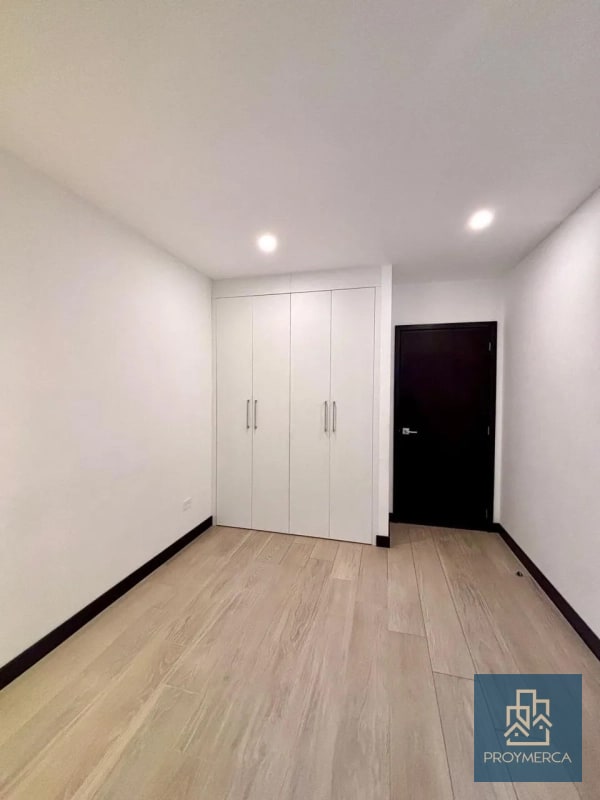 Apartamento con jardín en alquiler, Iridia Elgin, zona 13 - 10