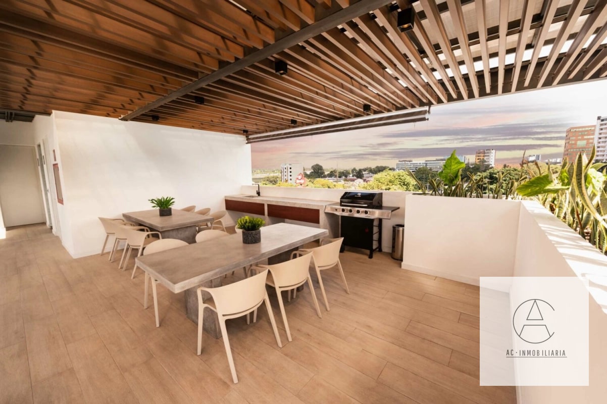 Apartamento amueblado en renta con jardín privado - 3