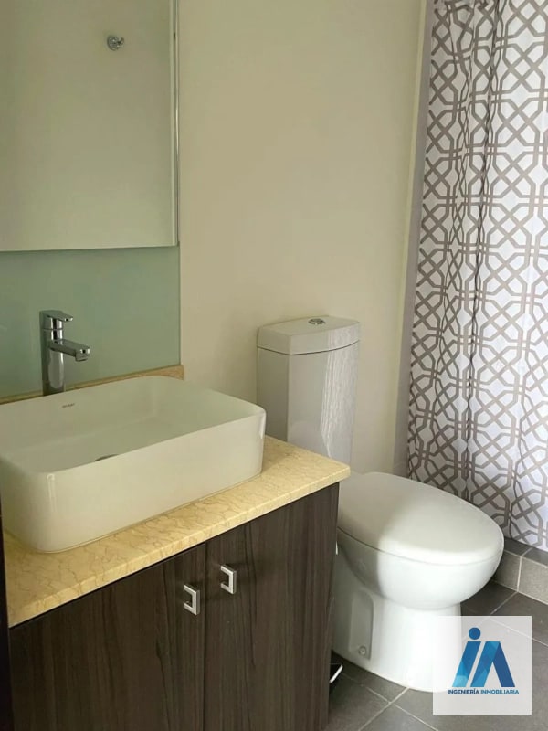 APARTAMENTO EN ALQUILER📍Edificio Neo, Zona 10  Ubicación privilegiada, ambientes iluminados - 4