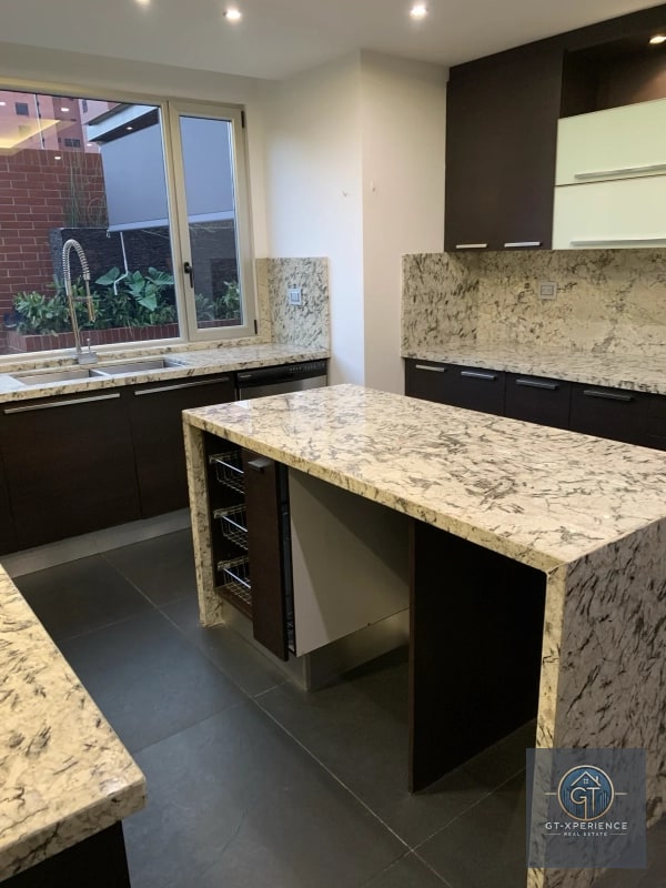 Lindo y amplio apartamento en zona 10 - 16