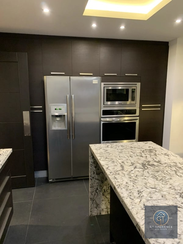 Lindo y amplio apartamento en zona 10 - 15